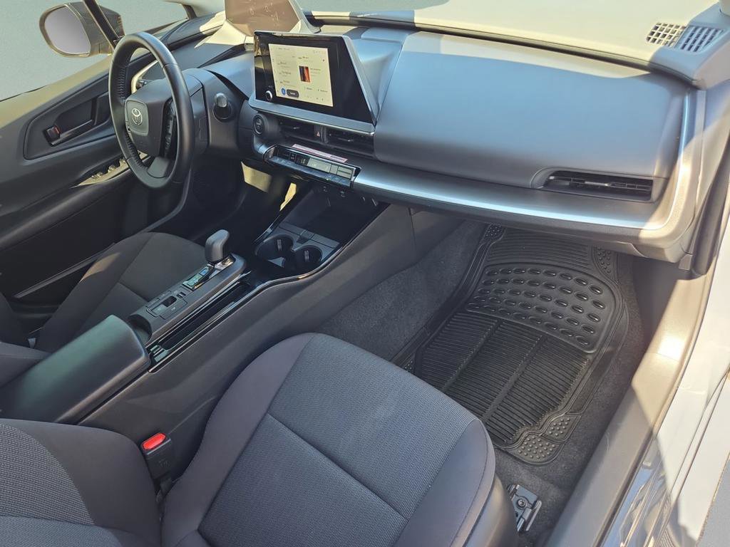 Used 2023 Toyota Prius LE image 29