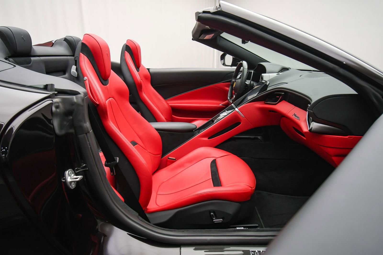 Used 2024 Ferrari Roma Spider image 55