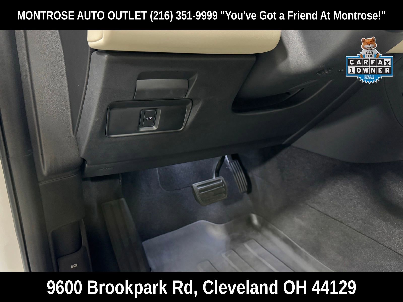 Used 2025 Land Rover Discovery Sport S image 16