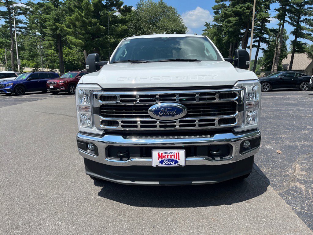 New 2025 Ford F250 XLT w/ FX4 Off-Road Package image 2