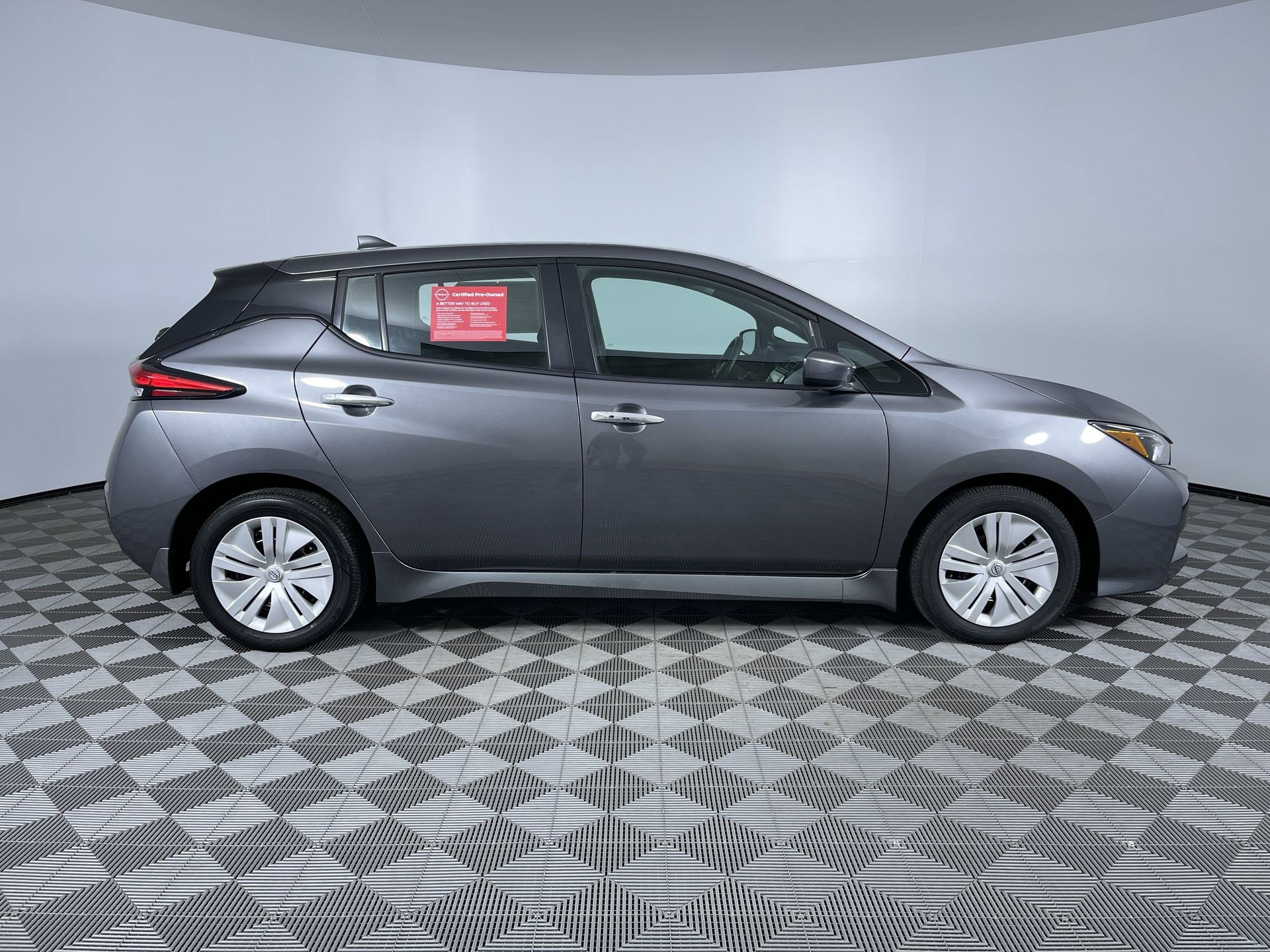 Certified 2025 Nissan Leaf S FWD image 10