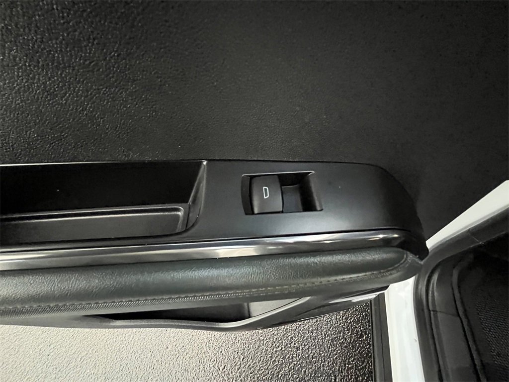 Used 2025 GMC Acadia AT4 image 28