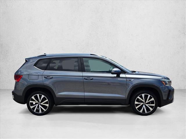 Certified 2023 Volkswagen Taos SE FWD image 4