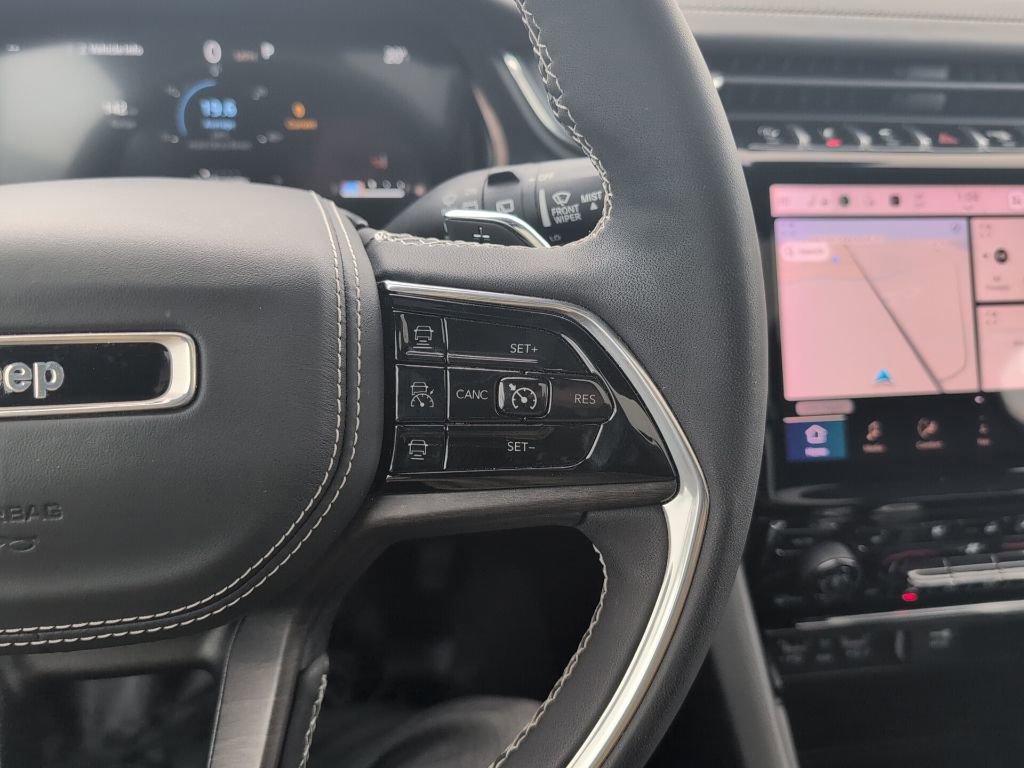 Used 2023 Jeep Grand Cherokee Overland image 31