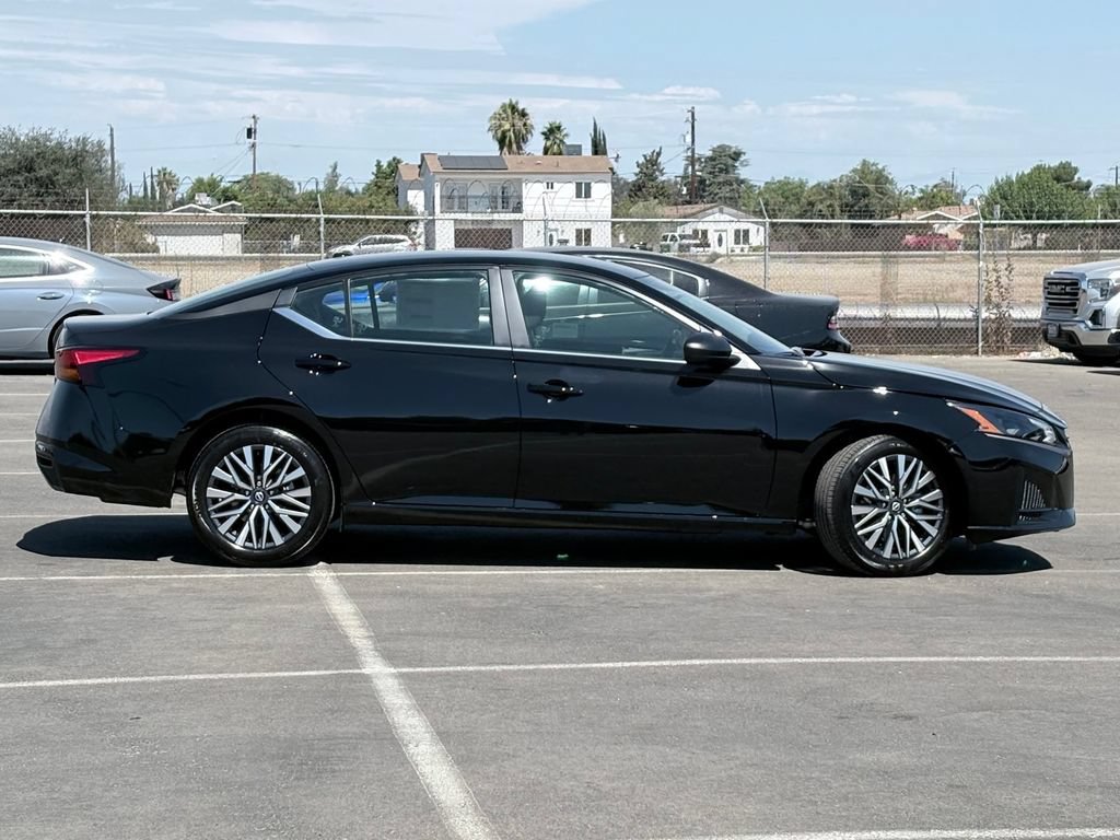 New 2026 Nissan Altima 2.5 SV FWD image 3