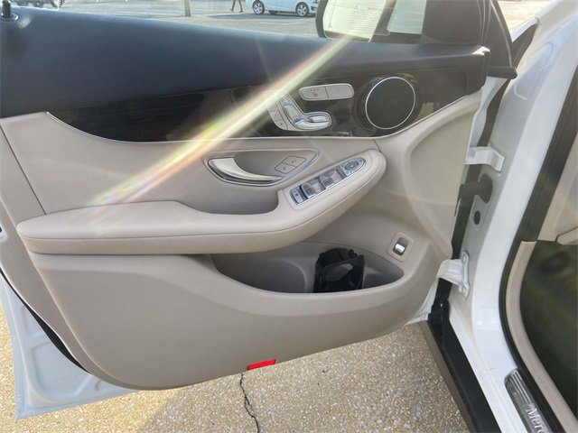 Used 2021 Mercedes-Benz GLC 300 image 12