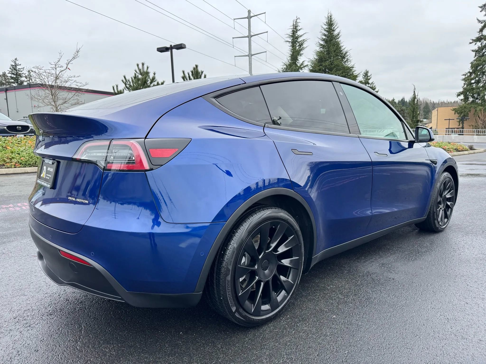 Used 2020 Tesla Model Y Long Range image 11