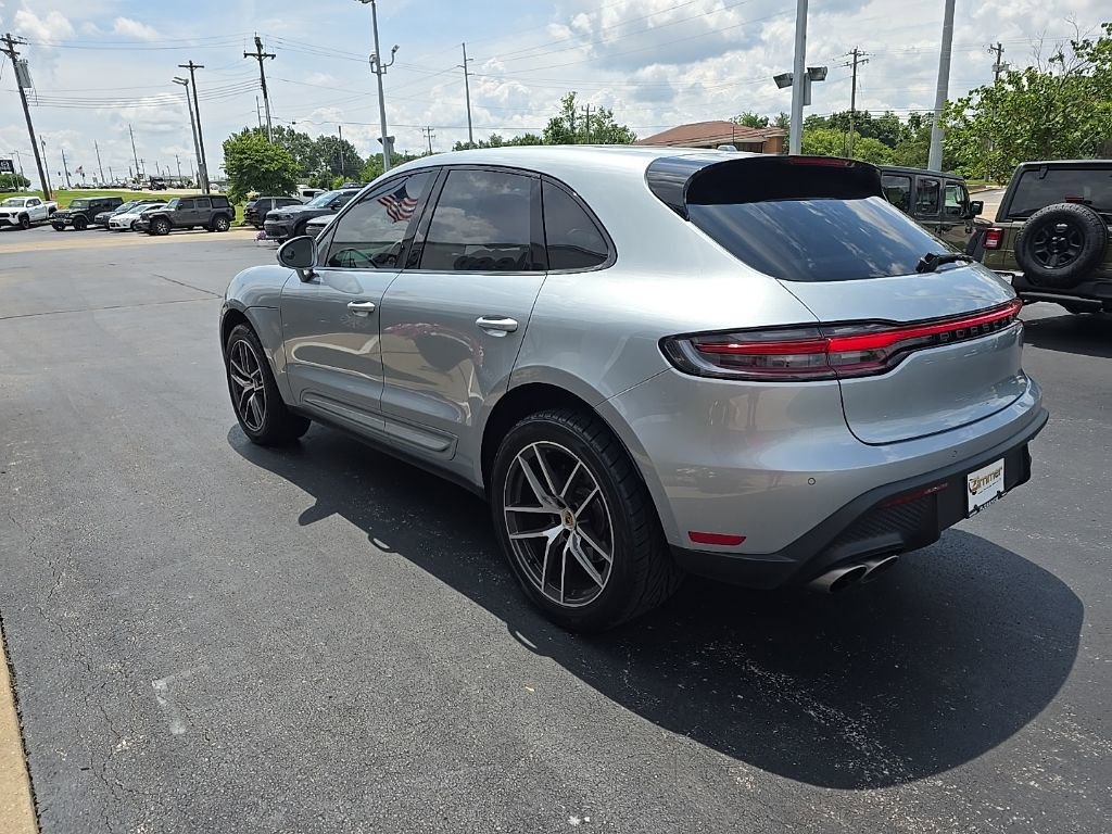 Used 2022 Porsche Macan S w/ Premium Package image 7
