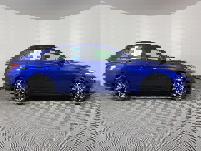 Used 2023 Hyundai Elantra SEL w/ Convenience Package image 8