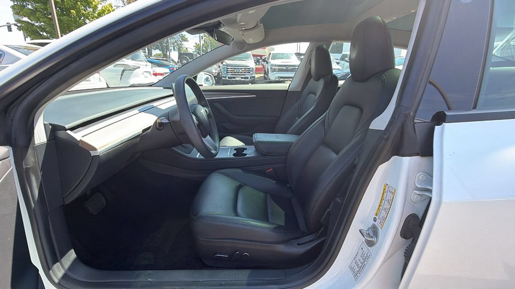 Used 2023 Tesla Model 3 Standard Range RWD image 29