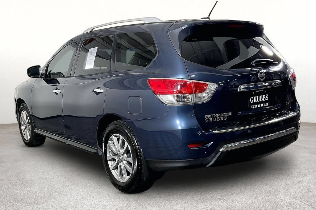 Used 2015 Nissan Pathfinder SV w/ Cargo Package FWD image 14
