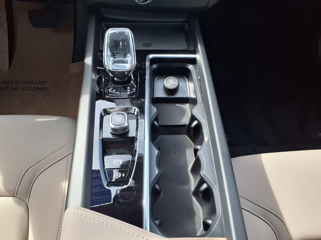 New 2026 Volvo XC60 B5 Plus w/ Protection Package Premier AWD/4WD image 26