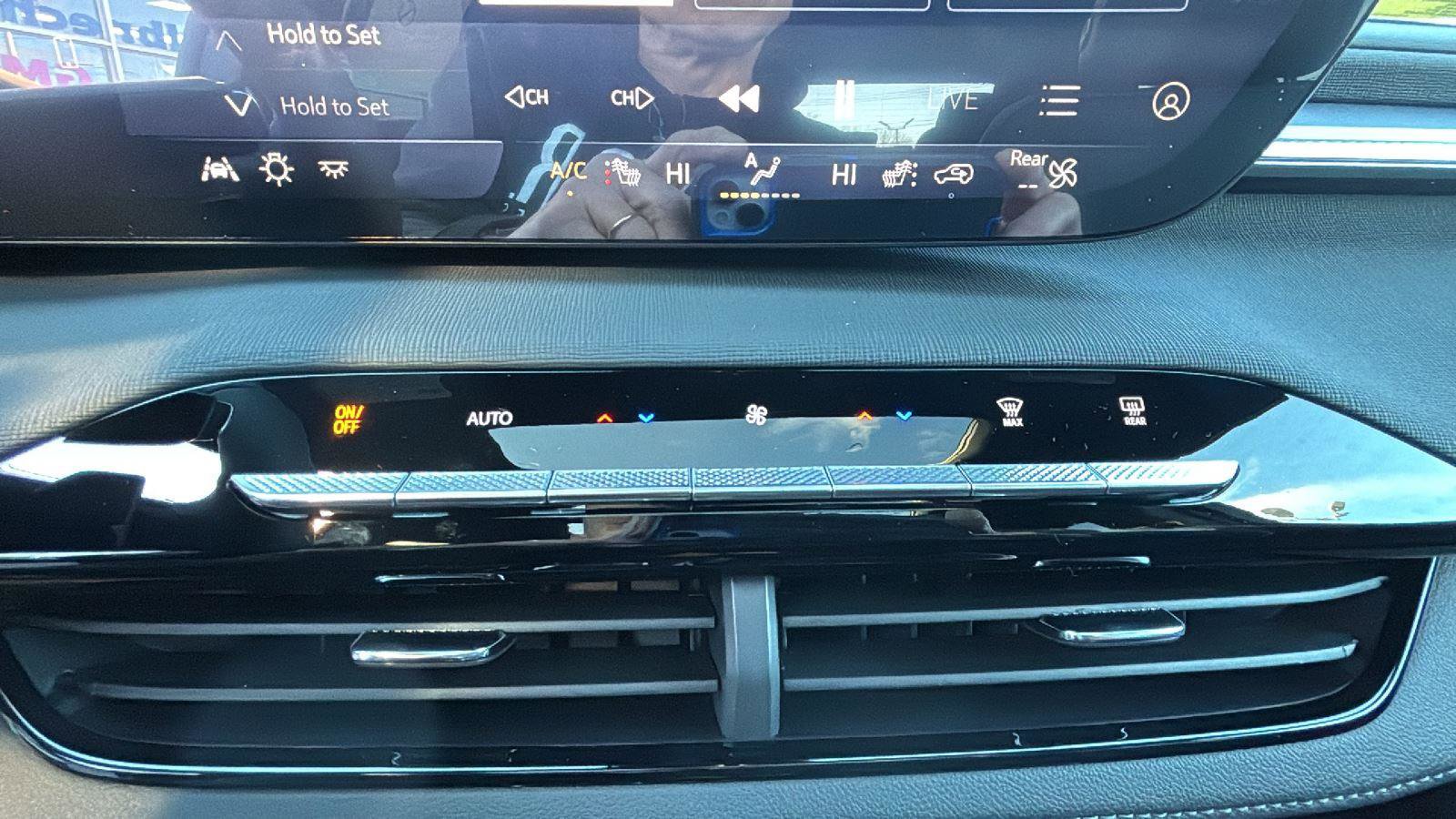 New 2025 Buick Enclave Sport Touring w/ Power Package image 19