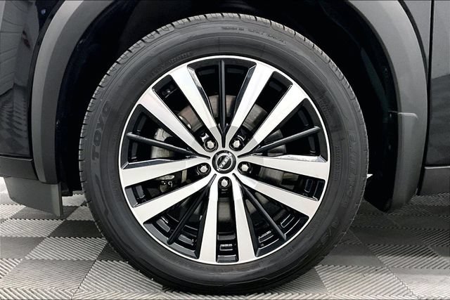 Used 2023 Nissan Pathfinder Platinum w/ Cargo Package AWD/4WD image 10