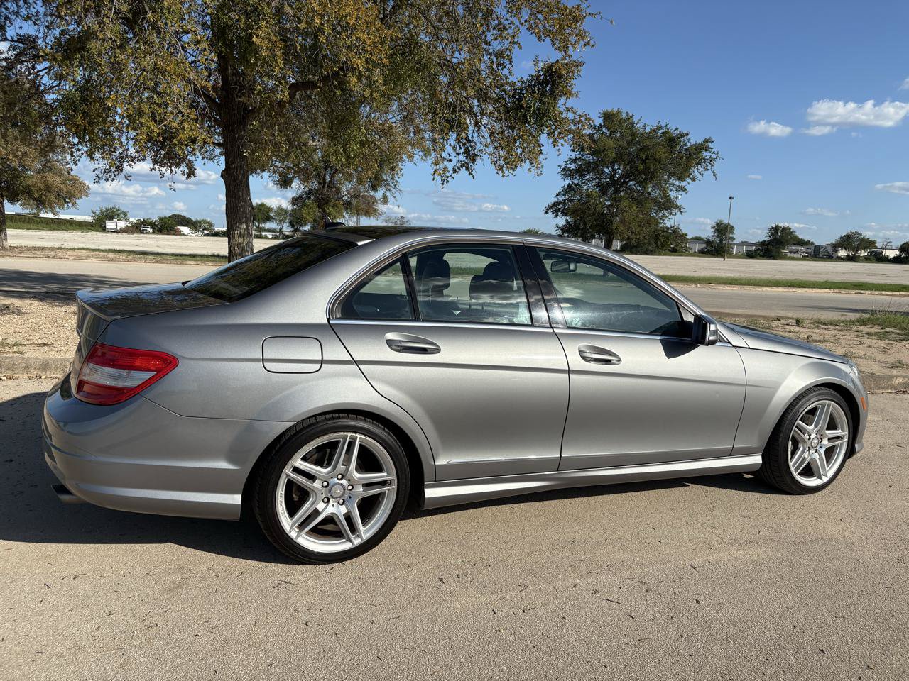 Used 2010 Mercedes-Benz C 300 Sedan image 48