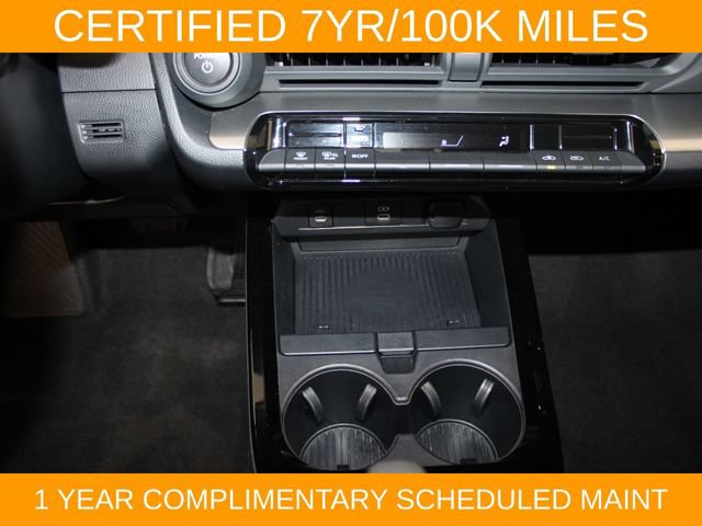 Used 2025 Toyota Prius LE FWD image 27