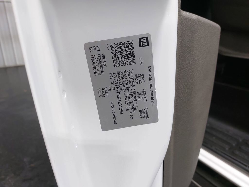 Used 2024 GMC Savana 2500 w/ Driver Convenience Package image 32