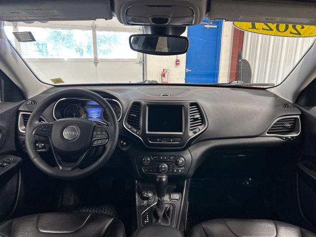 Used 2021 Jeep Cherokee Trailhawk AWD/4WD image 14