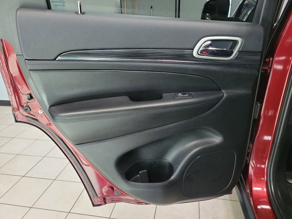 Used 2022 Jeep Grand Cherokee Limited image 30