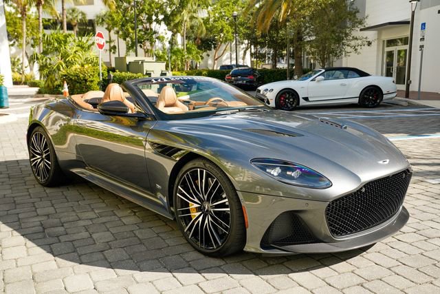 Used 2023 Aston Martin DBS Volante image 37