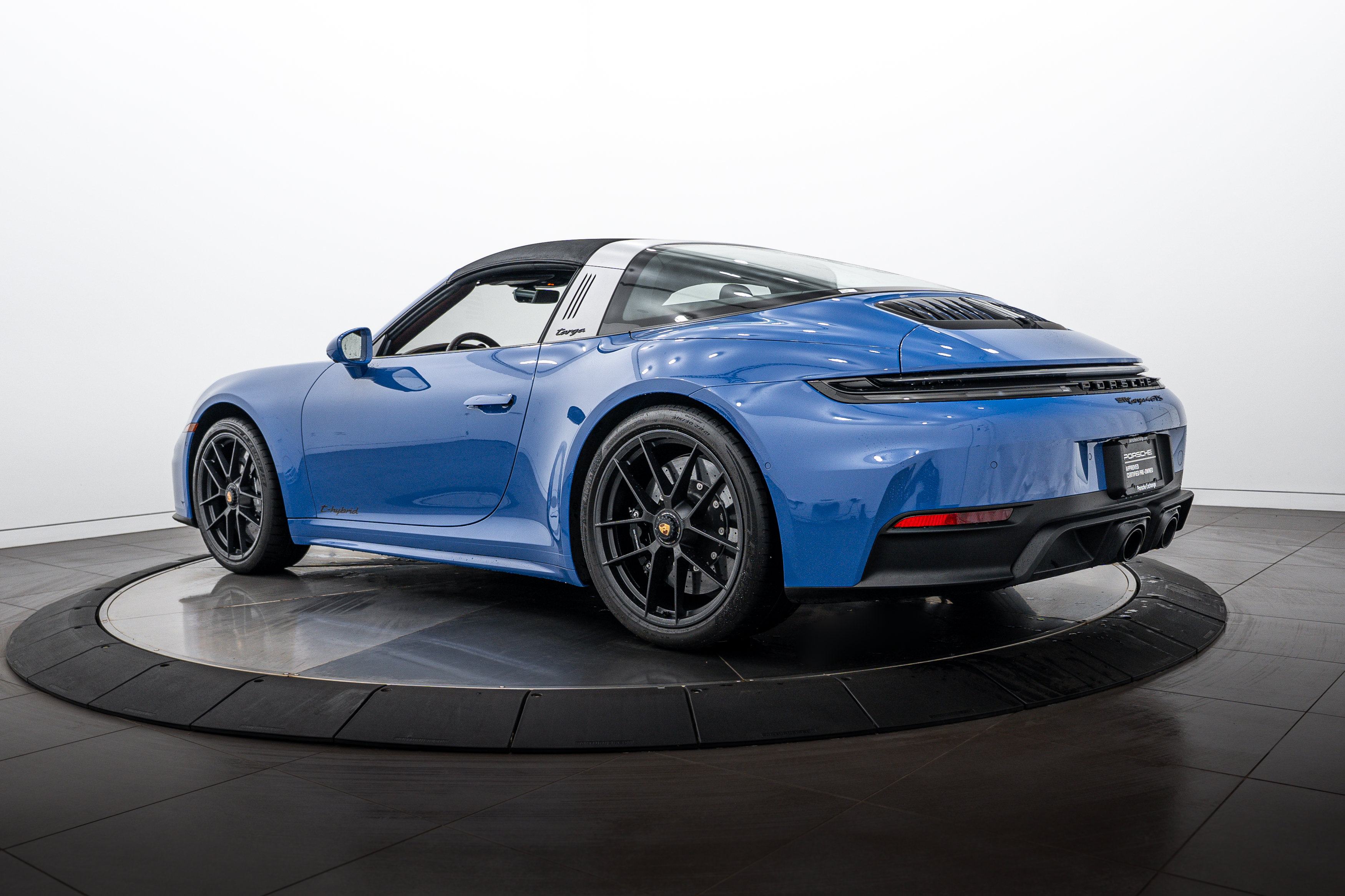 Certified 2025 Porsche 911 Targa 4 GTS AWD/4WD image 25
