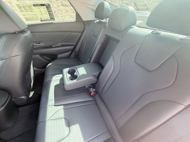 Used 2023 Hyundai Elantra Limited image 26