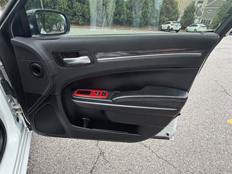 Used 2019 Chrysler 300 Touring w/ Sport Appearance Package RWD image 32