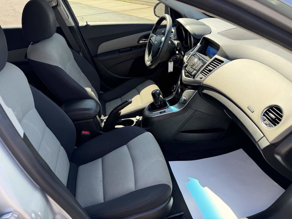 Used 2016 Chevrolet Cruze LS image 19
