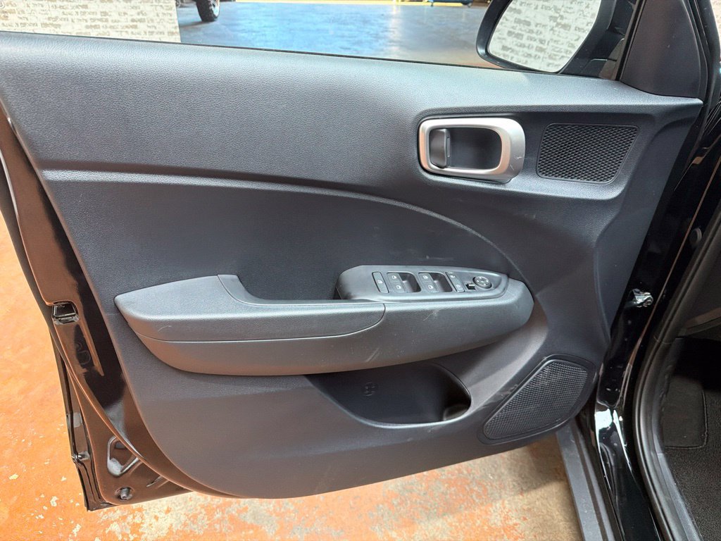 New 2026 Hyundai Venue SE FWD image 27