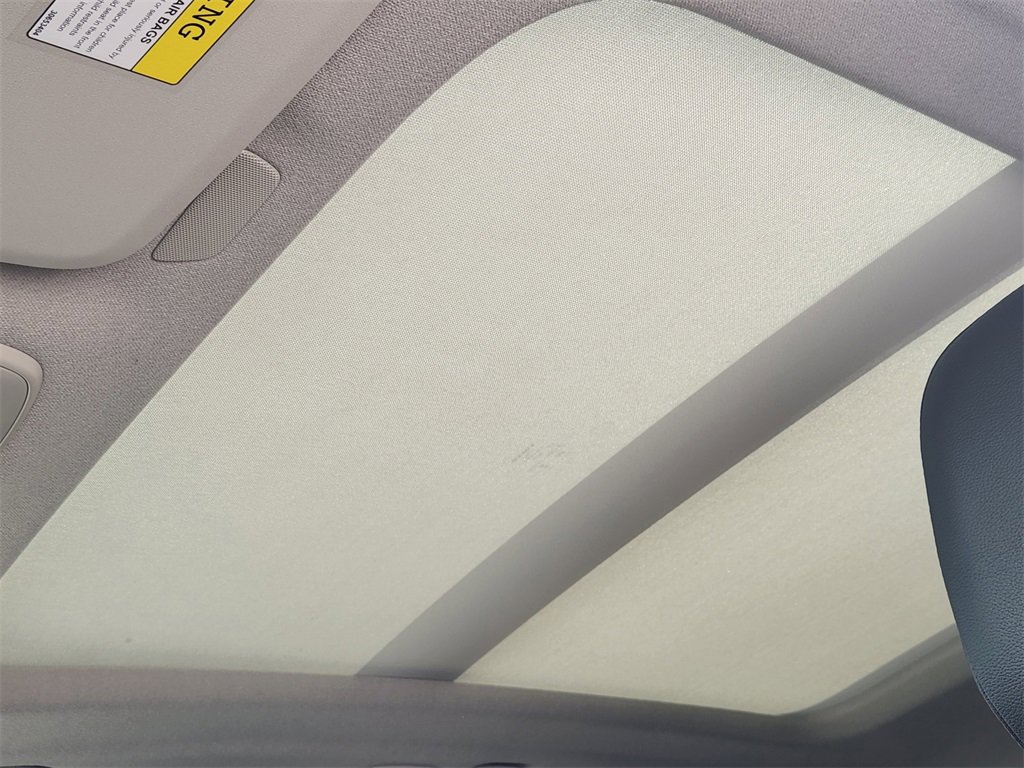 New 2025 Volvo XC40 B5 Ultra w/ Climate Package image 16