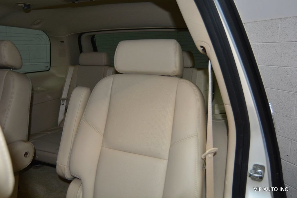 Used 2007 Cadillac Escalade AWD w/ Information Package image 19
