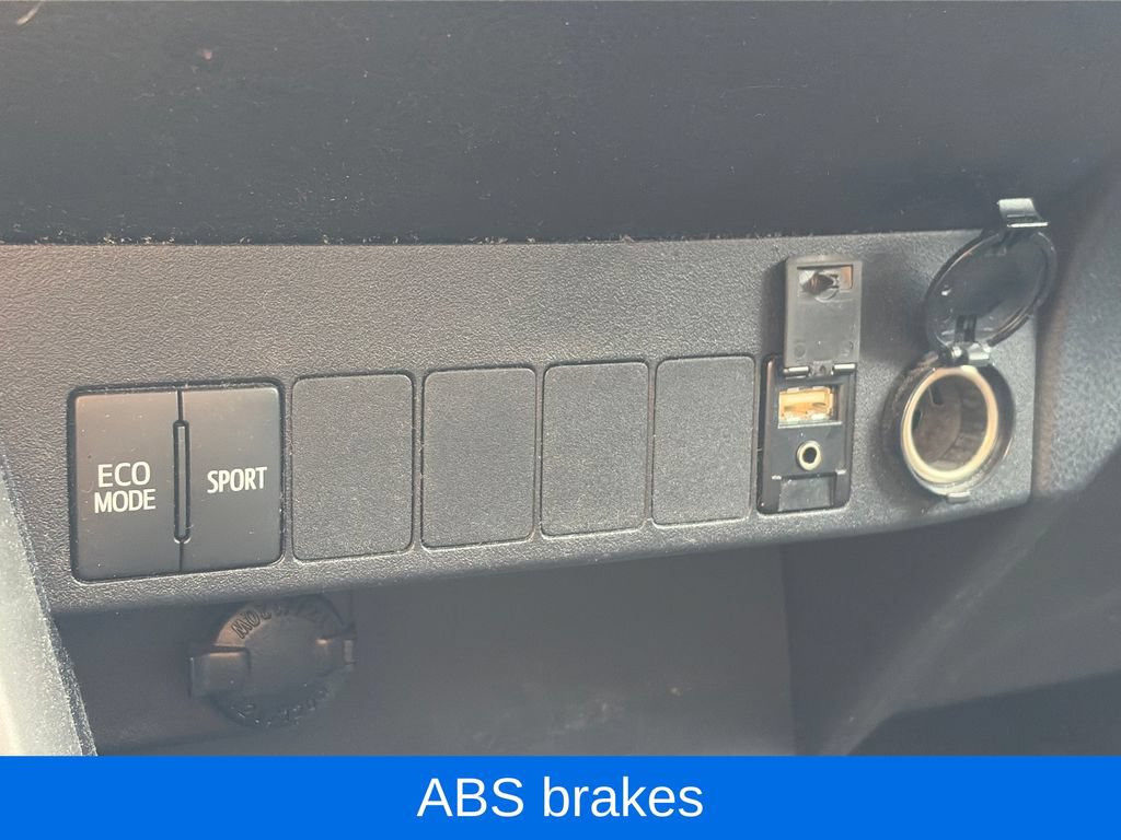 Used 2018 Toyota RAV4 XLE AWD/4WD image 23