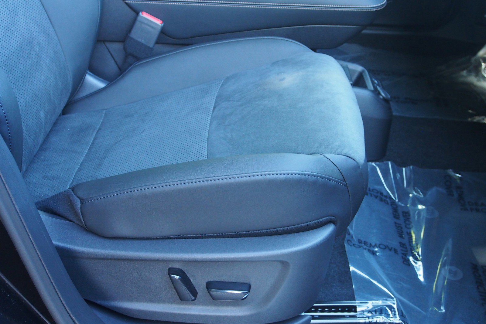 New 2025 Nissan Ariya EVOLVE+ image 12