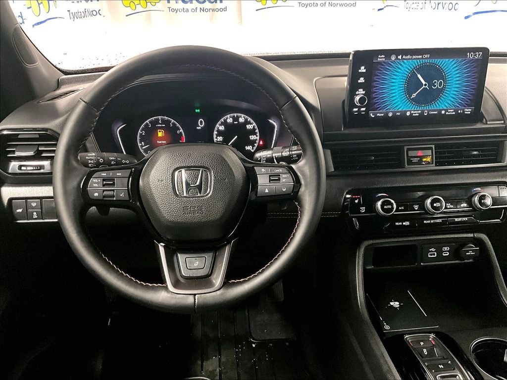 Used 2025 Honda Pilot TrailSport image 18