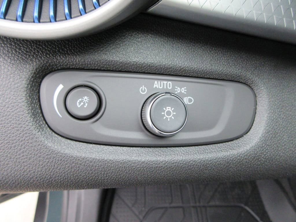 New 2026 Chevrolet Trax LS w/ Driver Confidence Package FWD image 21