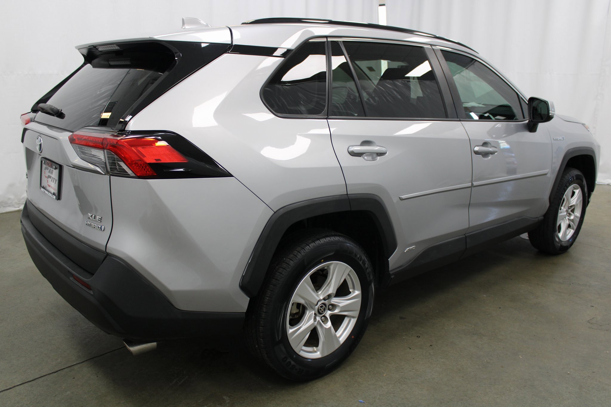 Used 2021 Toyota RAV4 XLE image 5