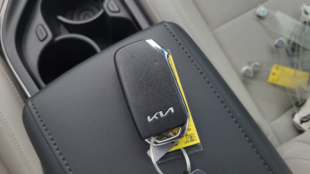 Used 2025 Kia Niro EX FWD image 27