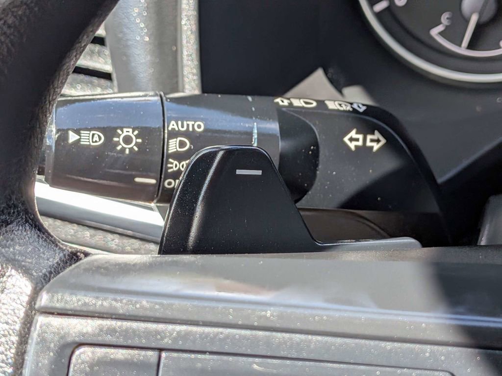 Used 2024 Nissan Rogue S FWD image 27