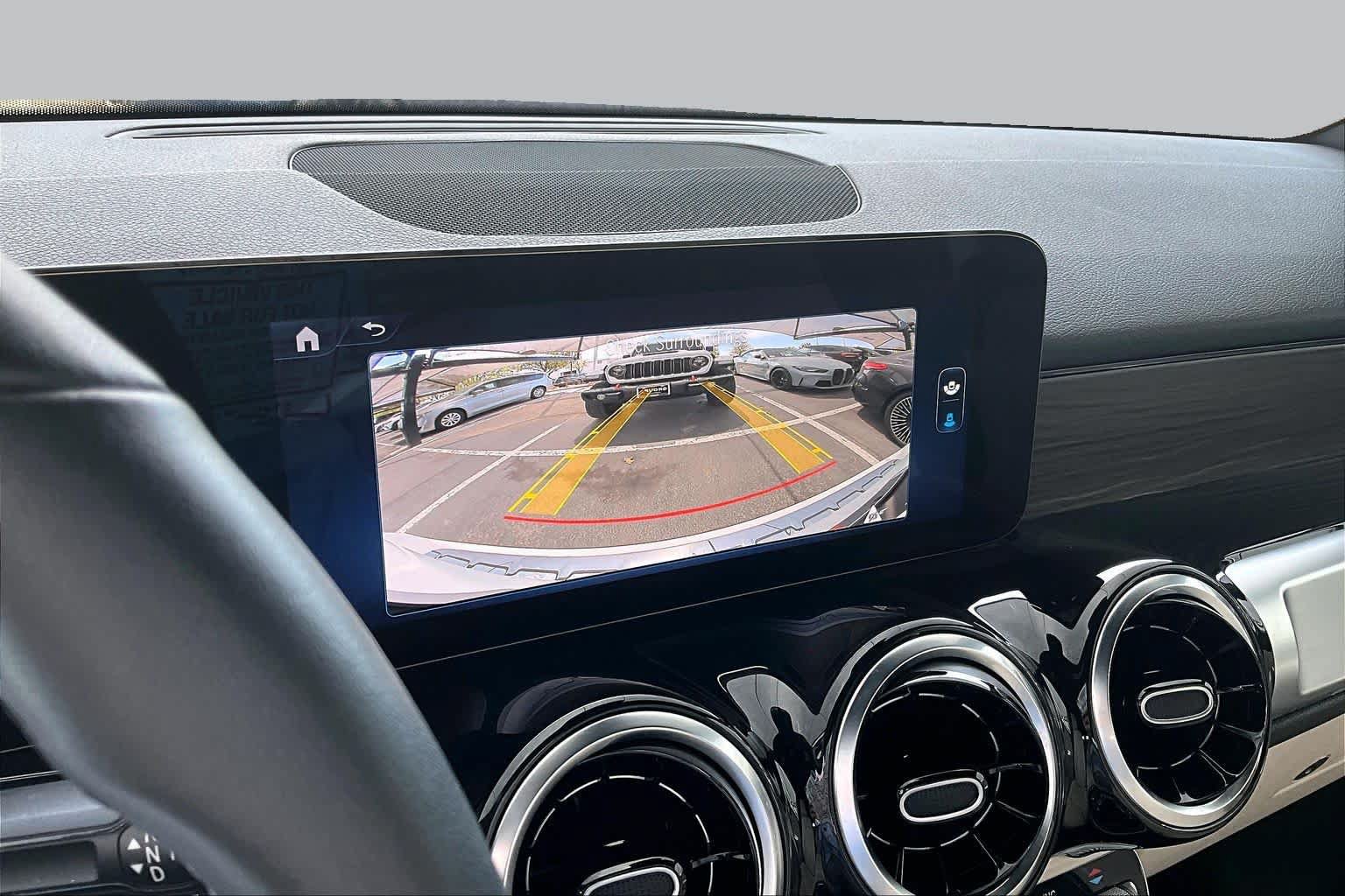 Used 2025 Mercedes-Benz GLB 250 image 26
