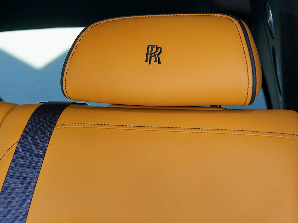 Certified 2022 Rolls-Royce Cullinan Black Badge w/ Leather Finishing Pack image 19