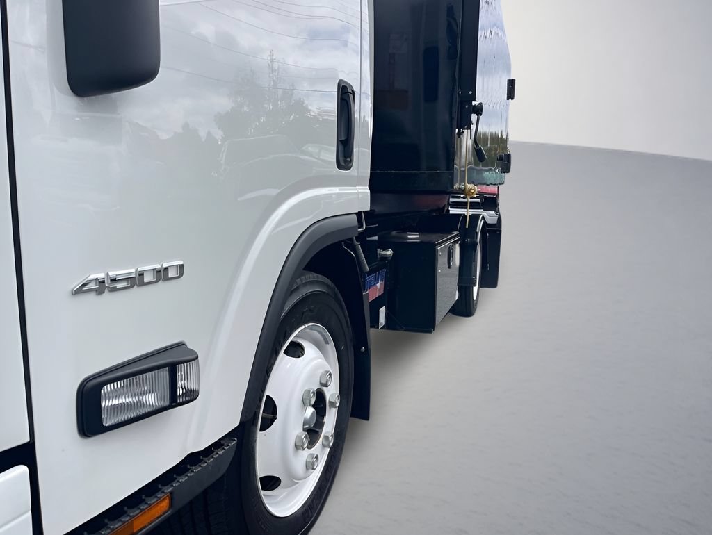 Used 2024 Chevrolet Low Cab Forward RWD image 31
