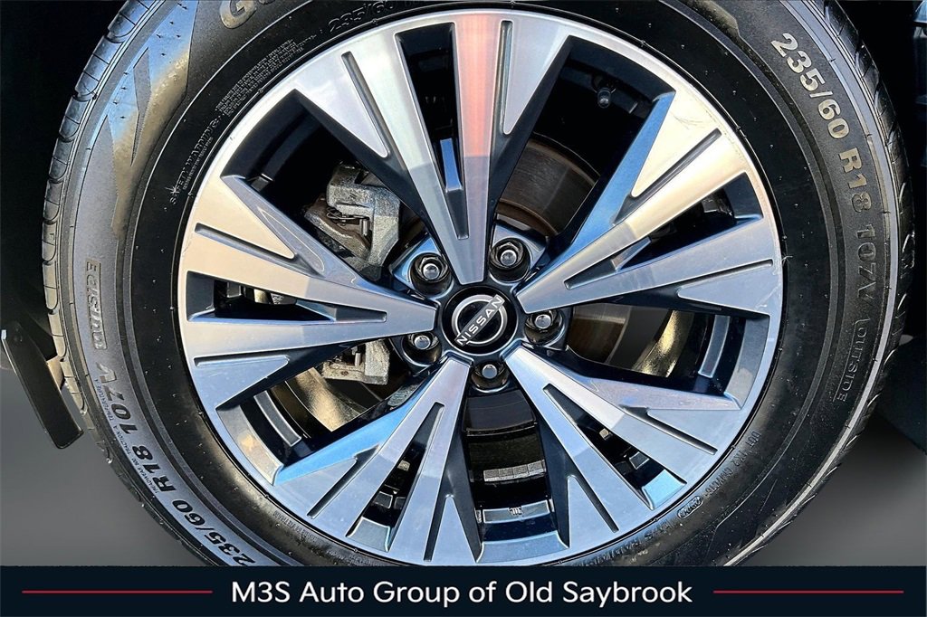 Used 2023 Nissan Rogue SV image 34