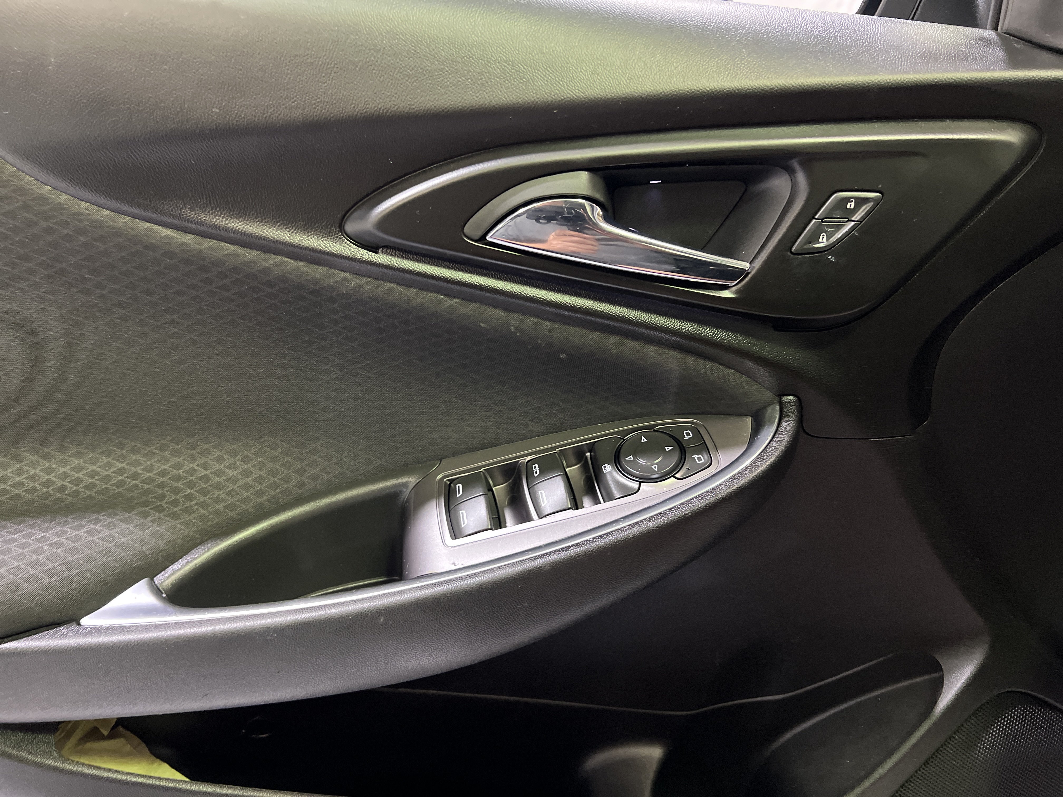 Certified 2018 Chevrolet Malibu LT FWD image 29