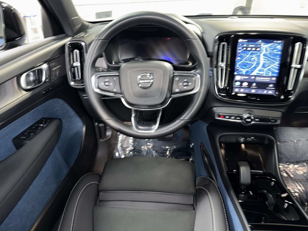 Used 2023 Volvo XC40 Recharge Ultimate w/ Protection Package Premier AWD/4WD image 4