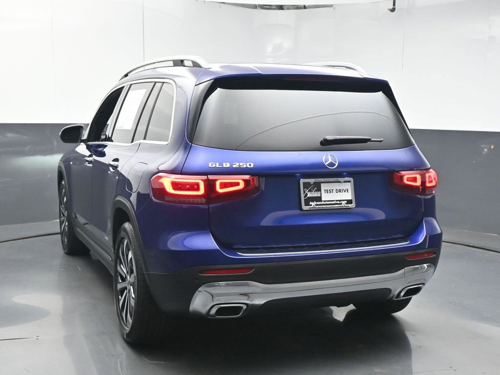 Used 2021 Mercedes-Benz GLB 250 w/ Premium Package image 6