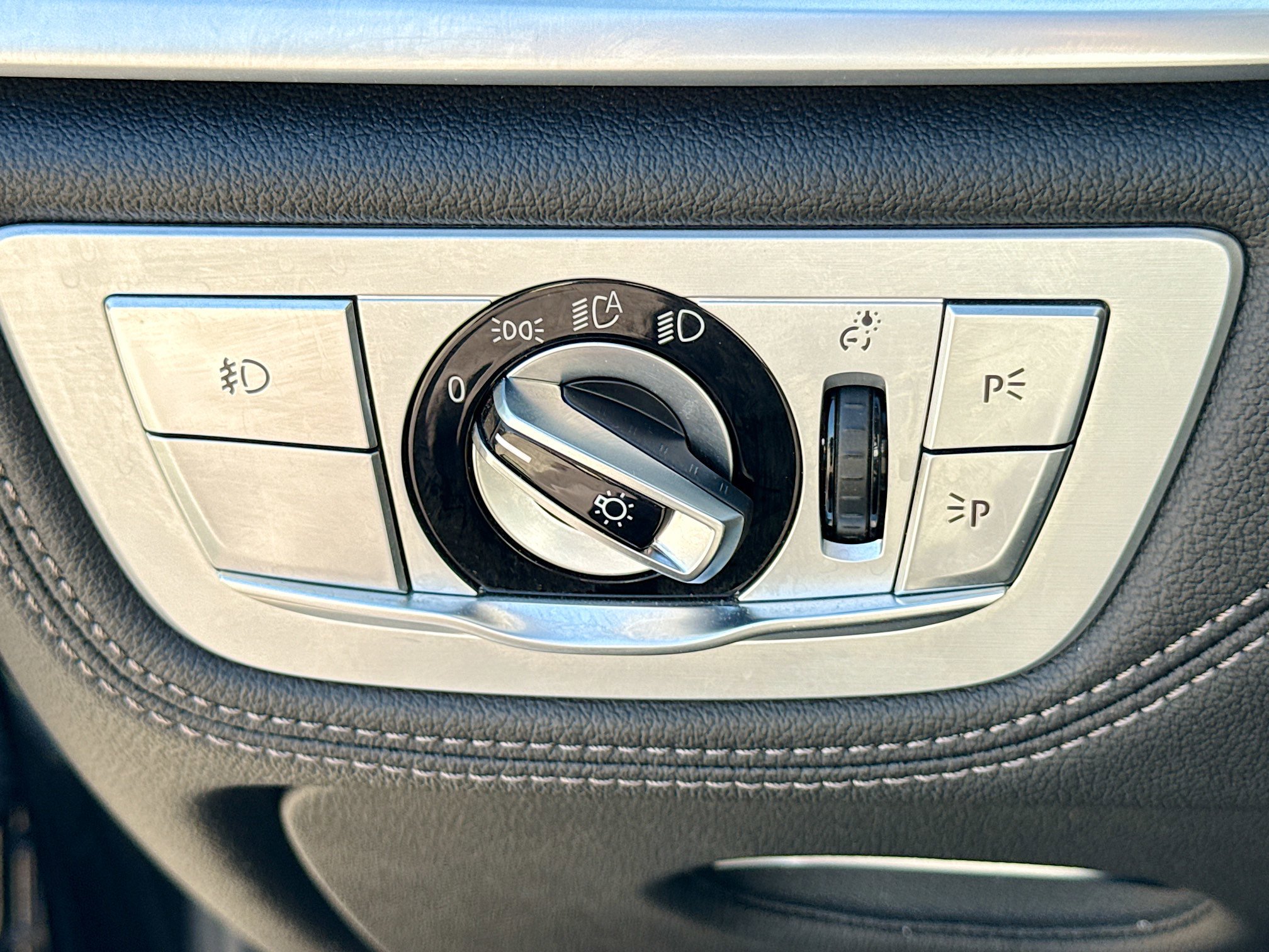 Used 2019 BMW 750i xDrive w/ Executive Package AWD/4WD image 36