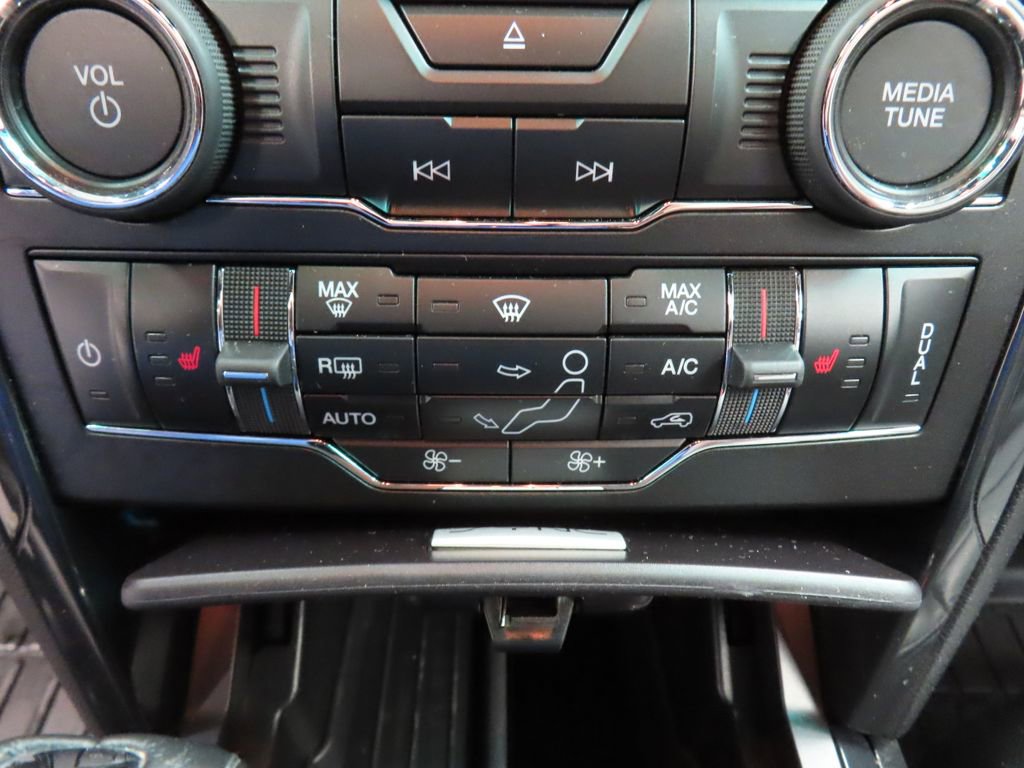 Used 2016 Ford Explorer XLT w/ Equipment Group 202A AWD/4WD image 54