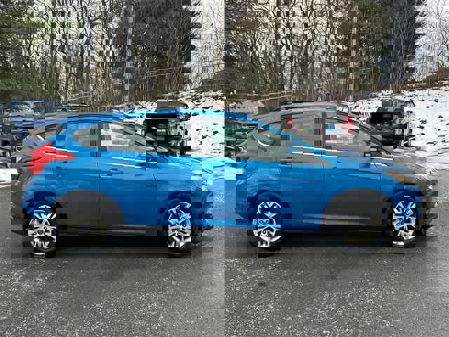 Used 2012 Ford Focus SEL w/ SEL/Titanium Winter Pkg image 3