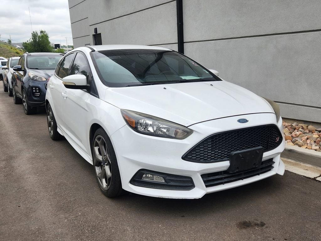 Used 2018 Ford Focus ST FWD image 3