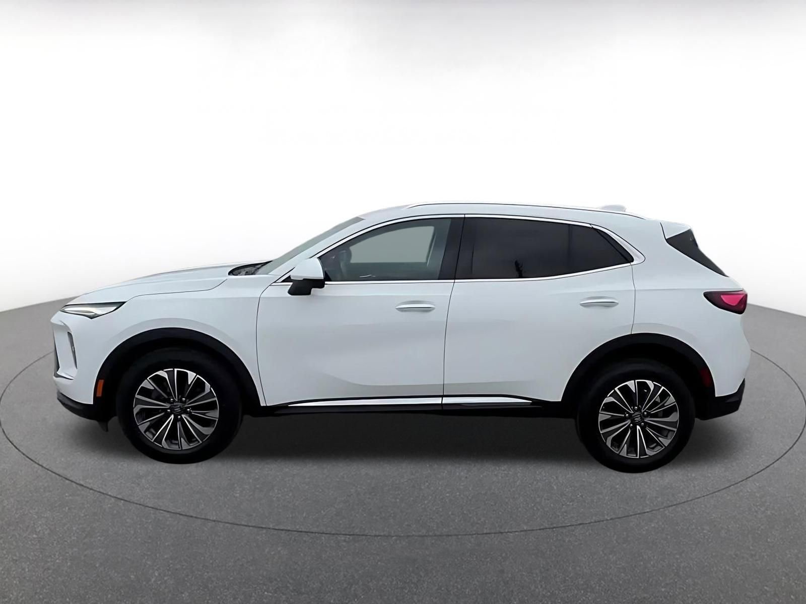 Used 2024 Buick Envision Preferred AWD/4WD image 9